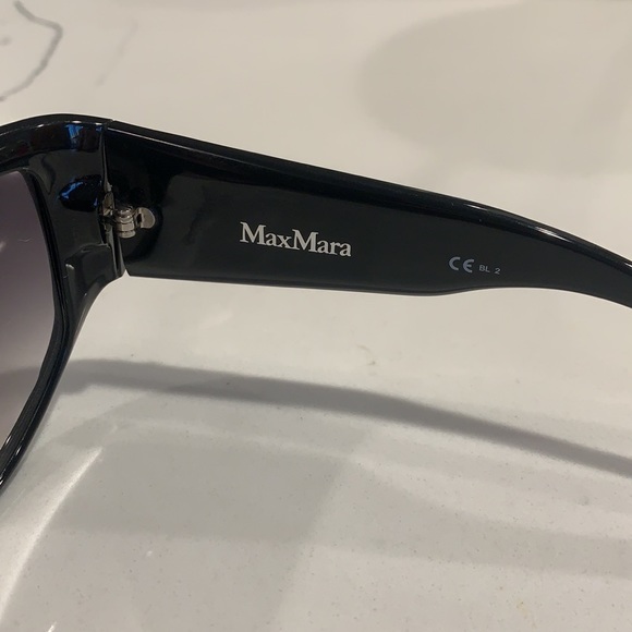 Max Mara sunglasses - Picture 5 of 6